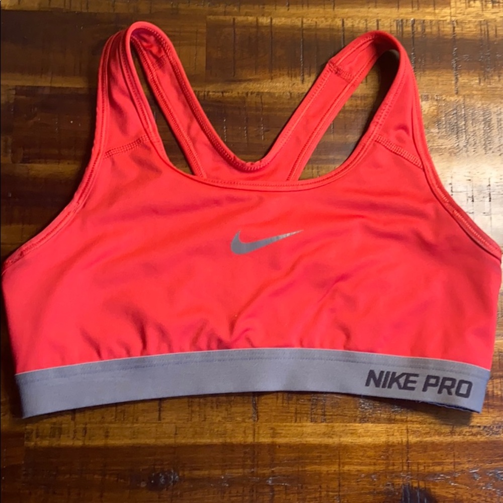 NikePro Sports Bra size M